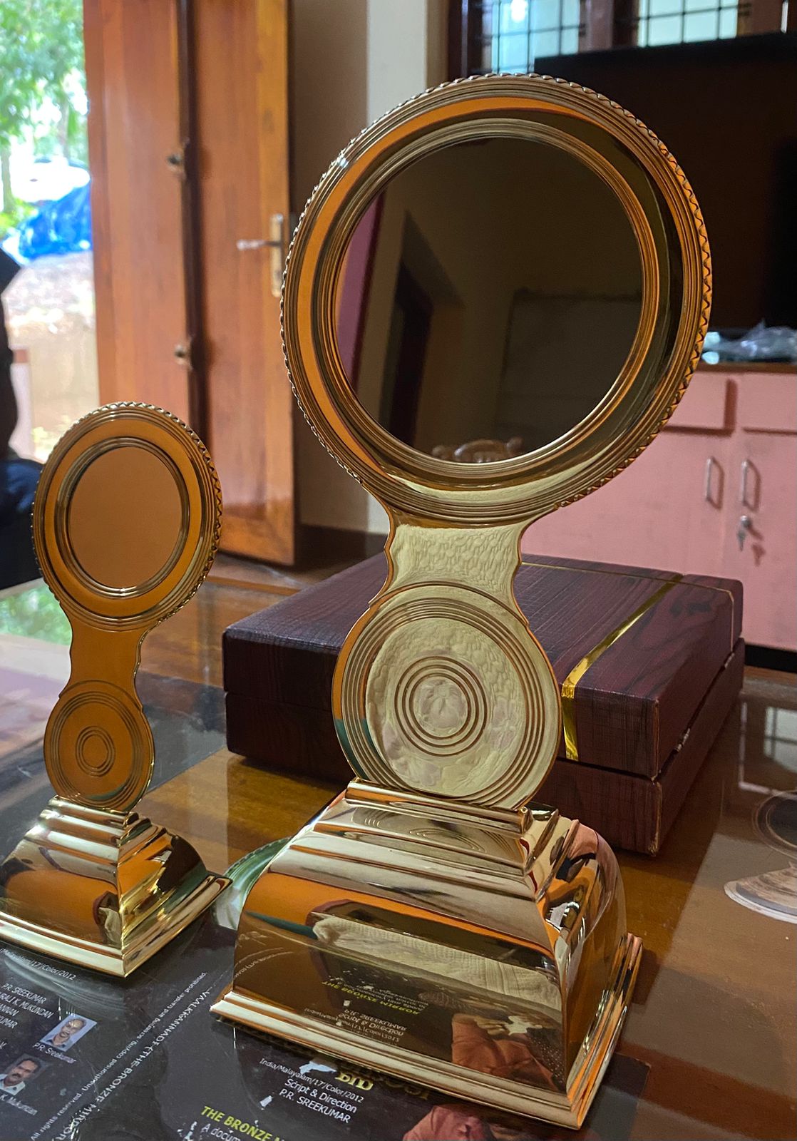 Traditional Adaykaputhoor Valkannadi mirror-making